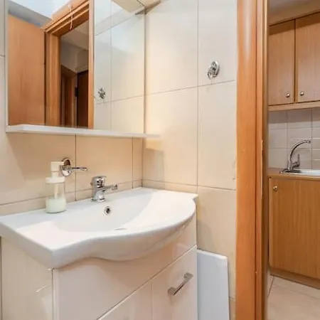 Calm And Quiet 1br 2 Minutes To Syggrou-fix Metro Apartment